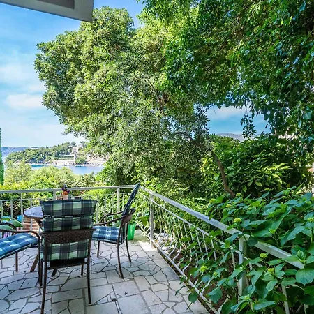 & Mara & Petrunjela - One Bedroom With Terrace And Sea View Apartman