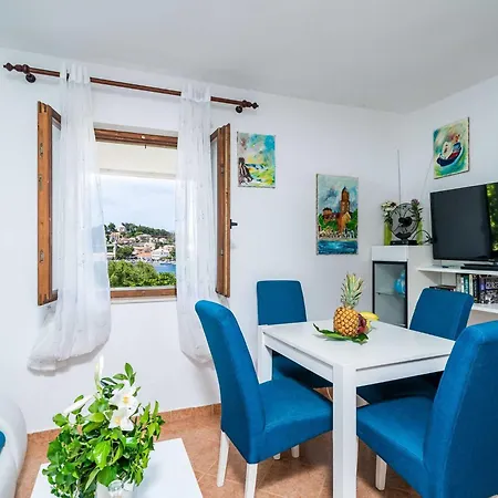 Apartman & Mara & Petrunjela - One Bedroom With Terrace And Sea View