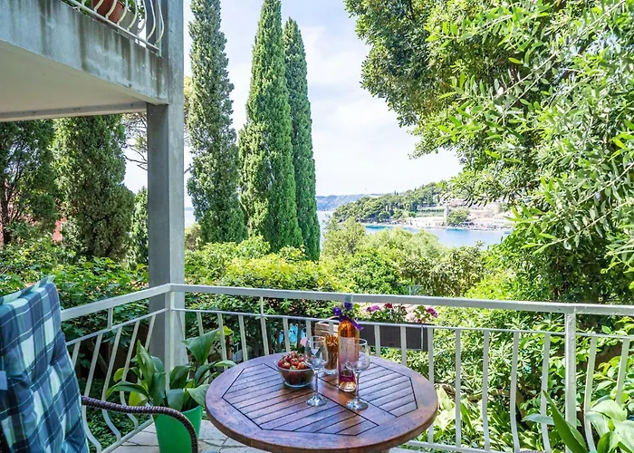 Daire & Mara & Petrunjela - One Bedroom With Terrace And Sea View Cavtat