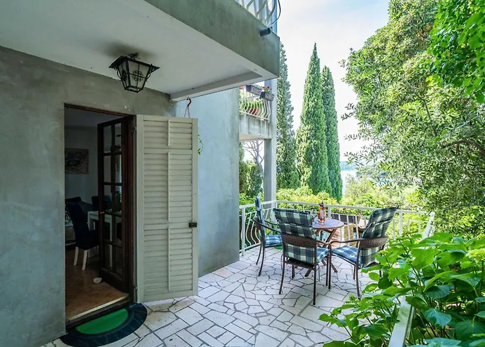 & Mara & Petrunjela - One Bedroom With Terrace And Sea View *