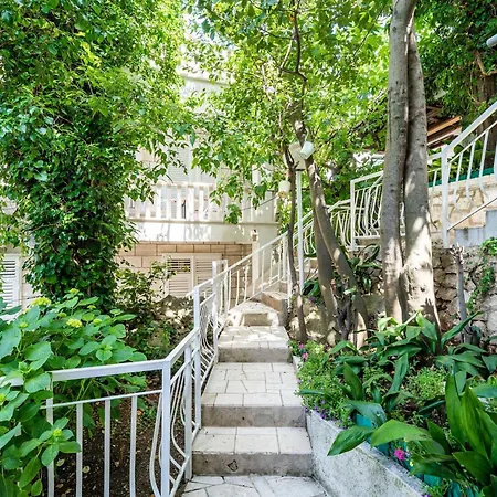 Διαμέρισμα & Mara & Petrunjela - One Bedroom With Terrace And Sea View *