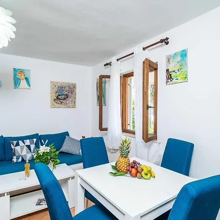 & Mara & Petrunjela - One Bedroom With Terrace And Sea View *