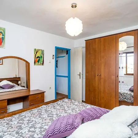 & Mara & Petrunjela - One Bedroom With Terrace And Sea View アパート