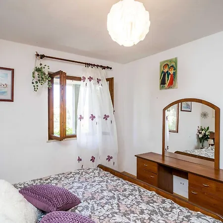 アパート & Mara & Petrunjela - One Bedroom With Terrace And Sea View