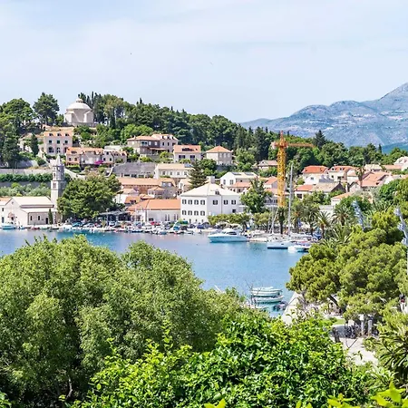 アパート & Mara & Petrunjela - One Bedroom With Terrace And Sea View