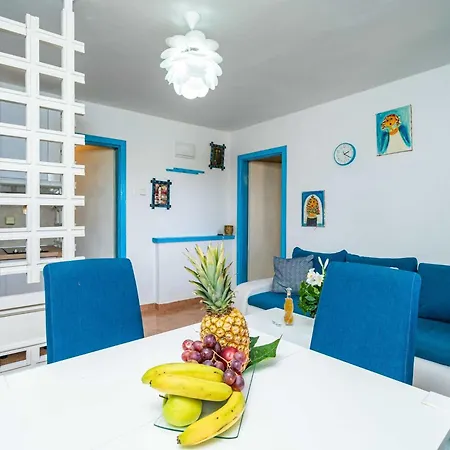 & Mara & Petrunjela - One Bedroom With Terrace And Sea View アパート ツァヴタット