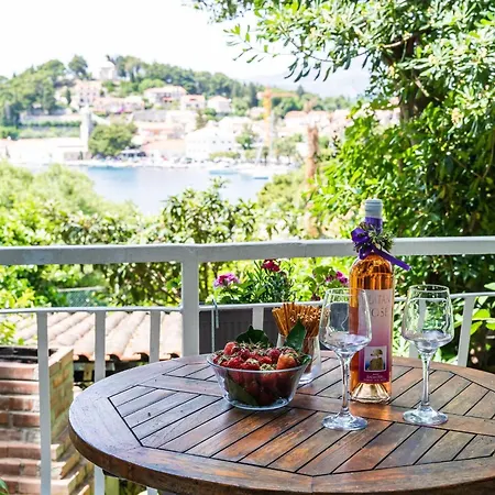 & Mara & Petrunjela - One Bedroom With Terrace And Sea View ツァヴタット